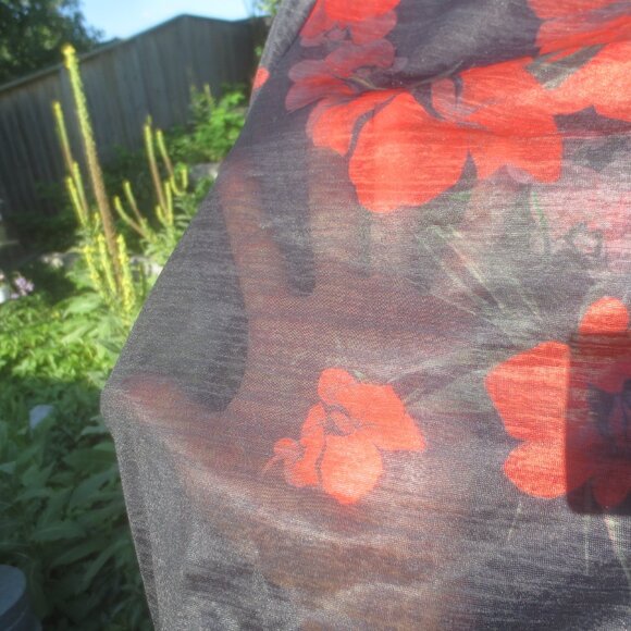 Guess Los Angeles Men's Sexy Sheer Red Rose Black Polyester T-Shirt - Size Large - Picture 10 of 13